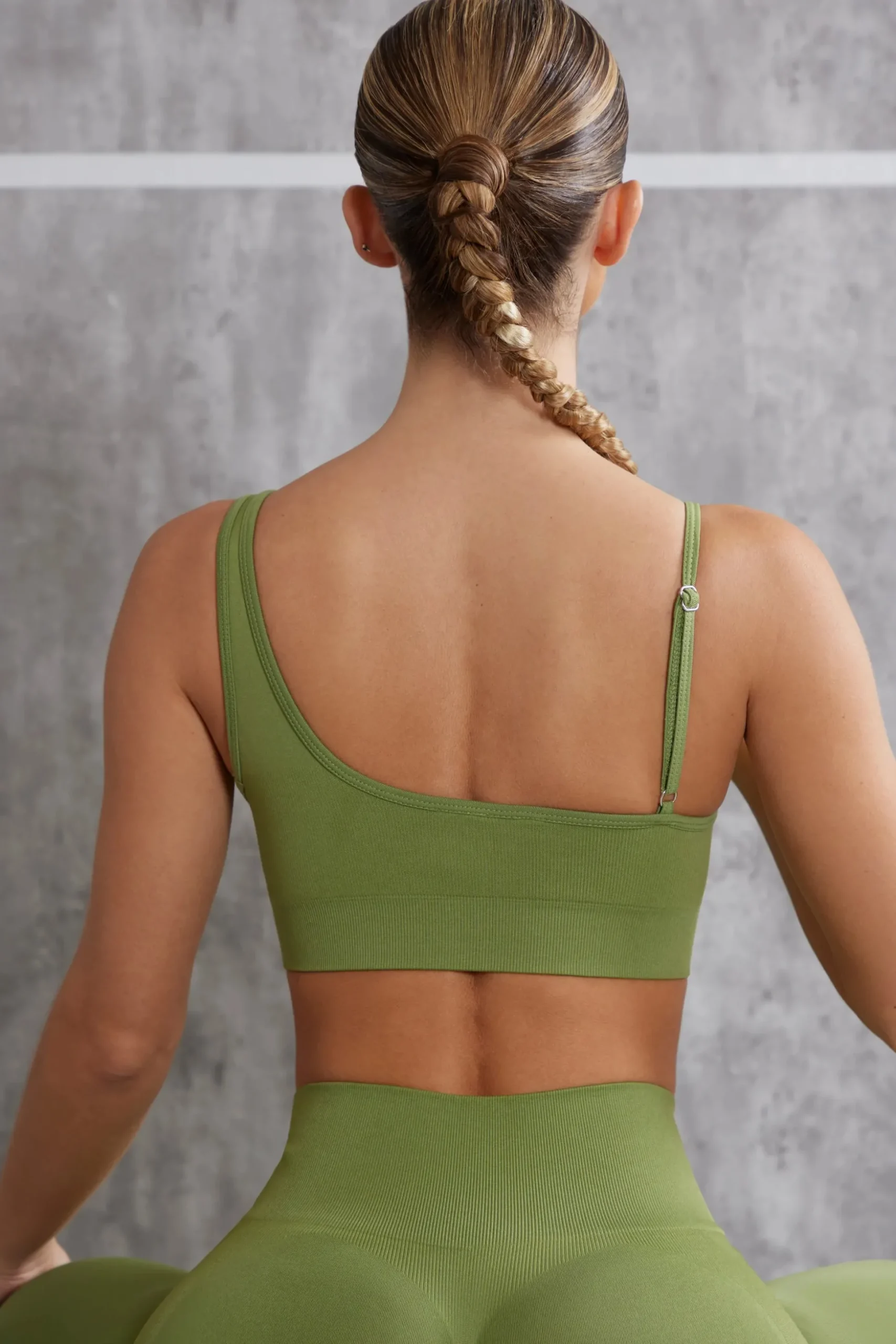 Oh Polly Women'S Clothing Sale - $65 And Under | Women'S Clothing Sale - $40 And Under^Asymmetric Sports Bra in Olive