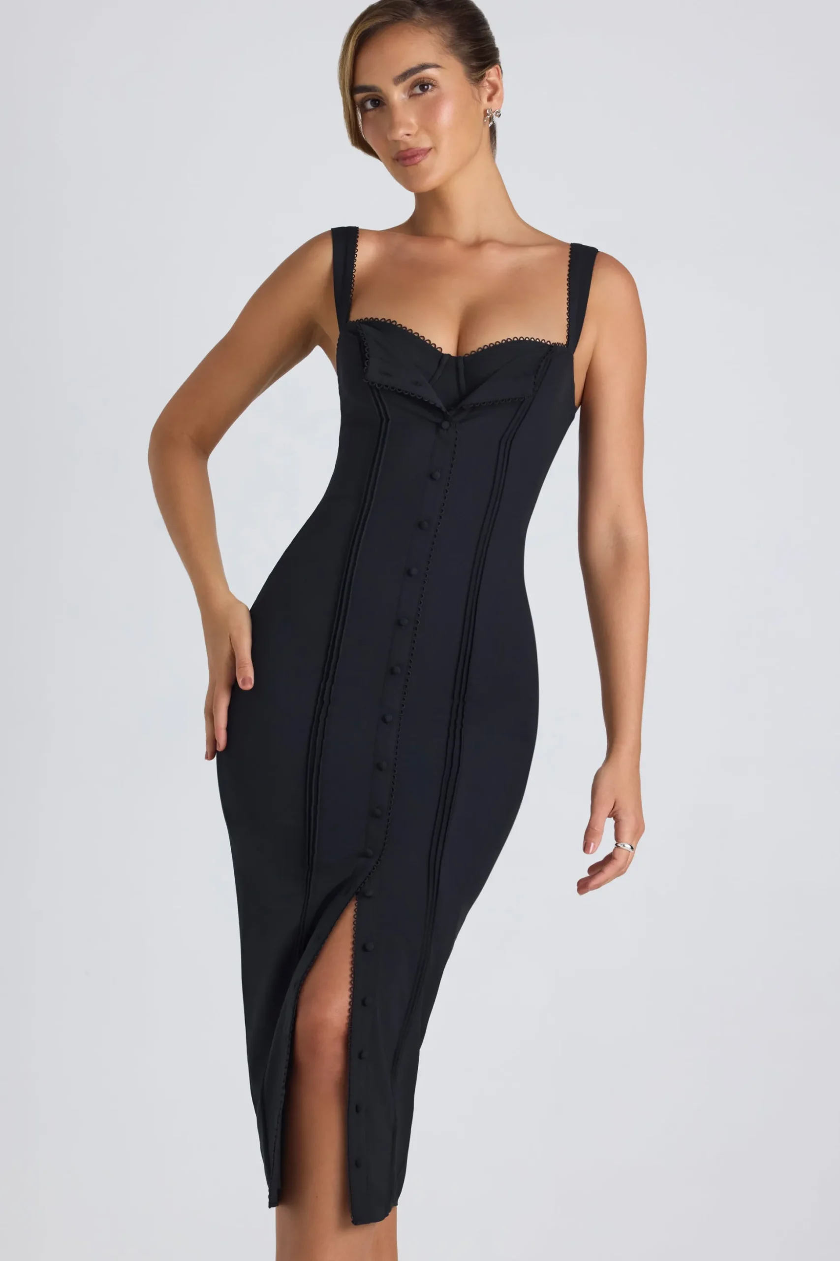 Oh Polly Wedding Guest | Night Out^Button-Detail Midaxi Dress in Black