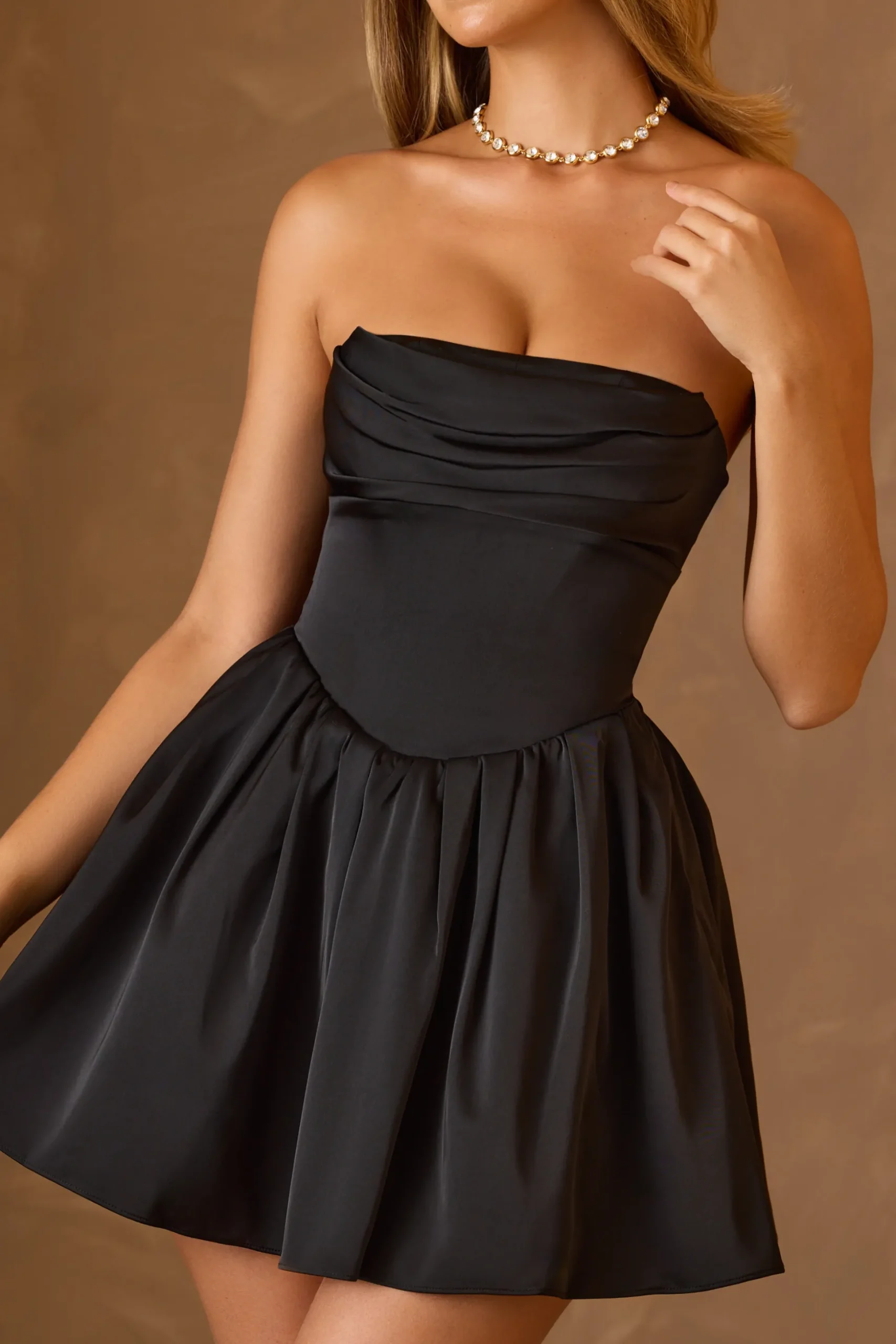 Oh Polly Party Dresses | Holiday Party Dresses & Outfits^Cowl-Neck Corset Mini Dress in Black
