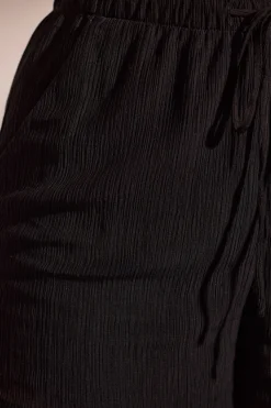Oh Polly Cover-Ups^Crinkle Textured Beach Shorts in Black