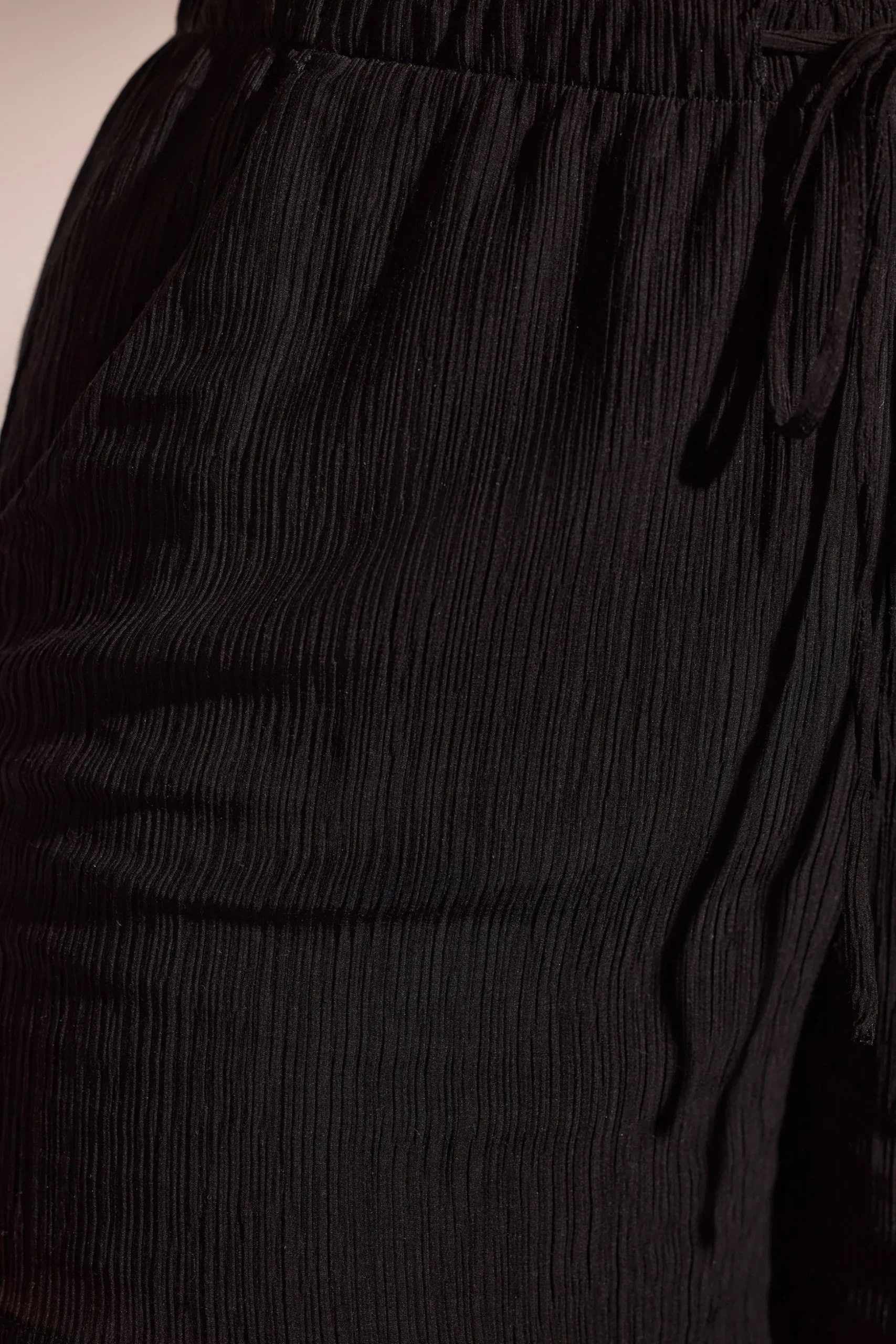 Oh Polly Cover-Ups^Crinkle Textured Beach Shorts in Black
