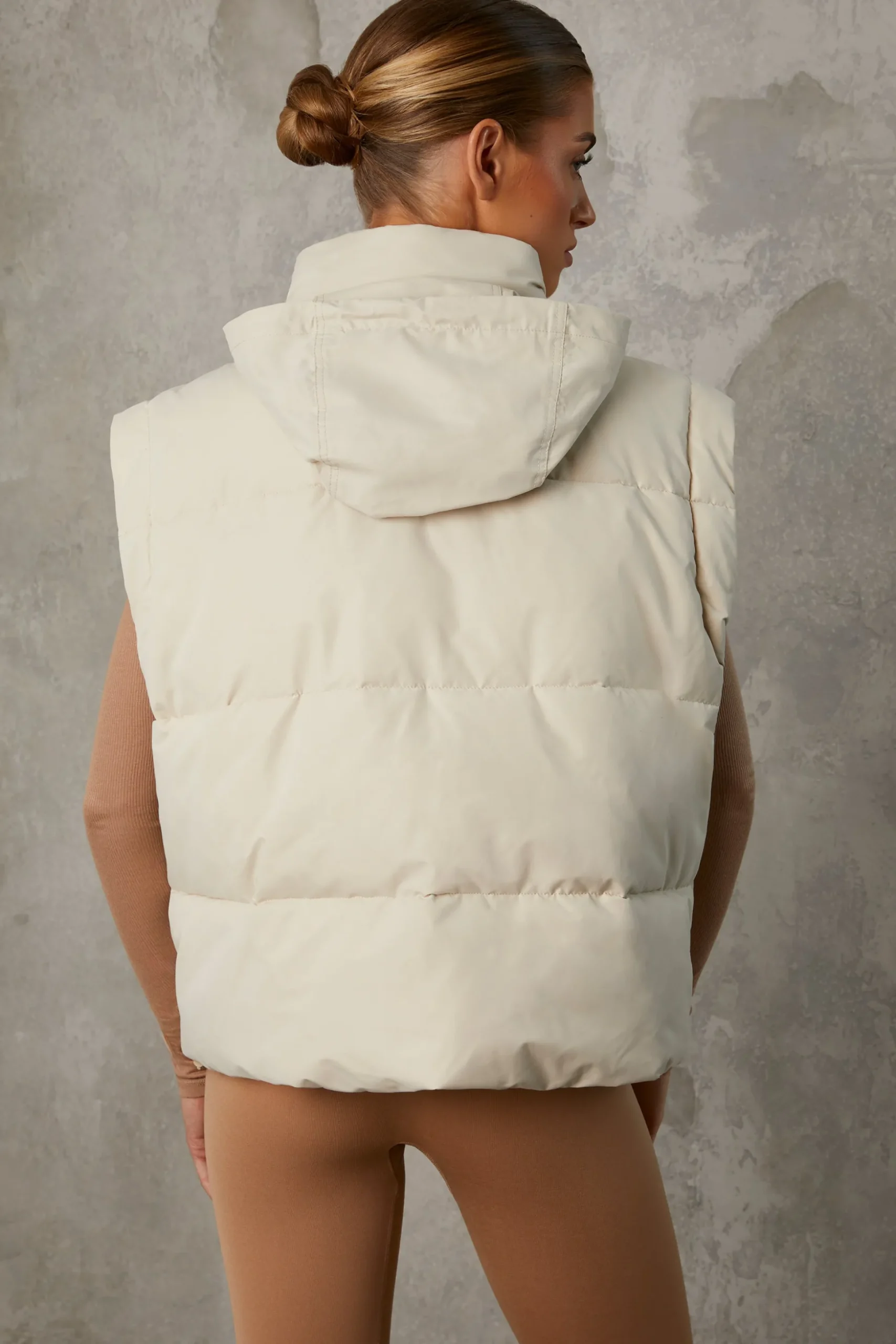 Oh Polly Coats^Cropped Puffer Jacket with Detachable Sleeves in Sand
