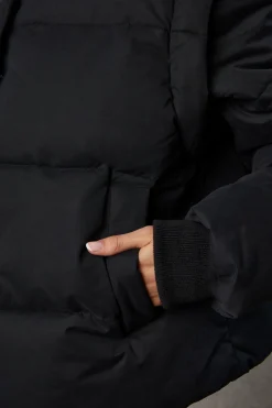 Oh Polly Coats^Cropped Puffer Jacket with Detachable Sleeves in Black