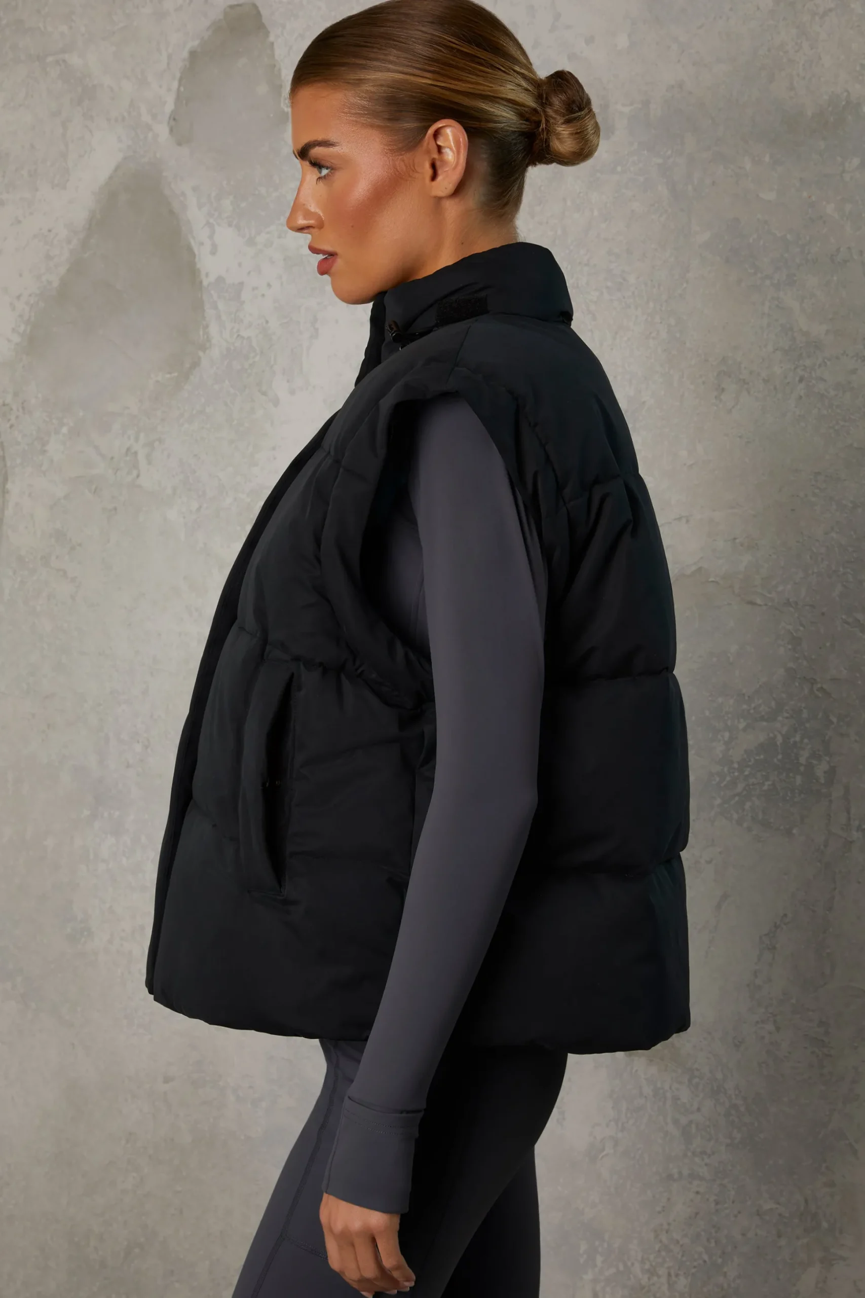 Oh Polly Coats^Cropped Puffer Jacket with Detachable Sleeves in Black