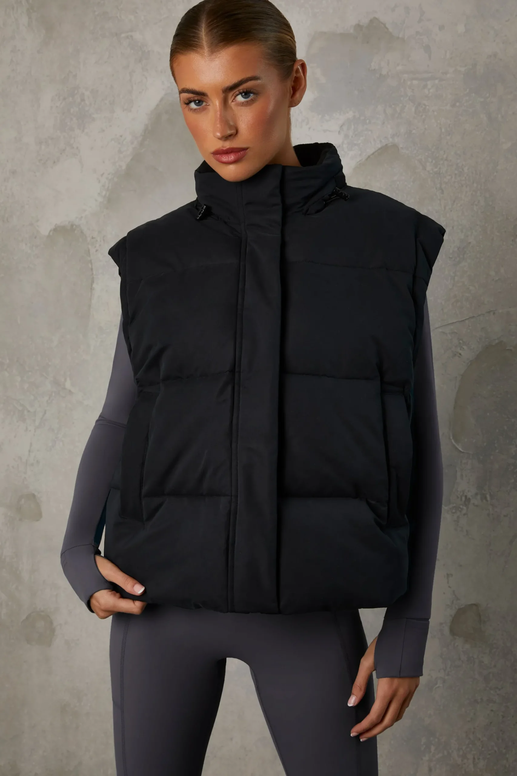 Oh Polly Coats^Cropped Puffer Jacket with Detachable Sleeves in Black
