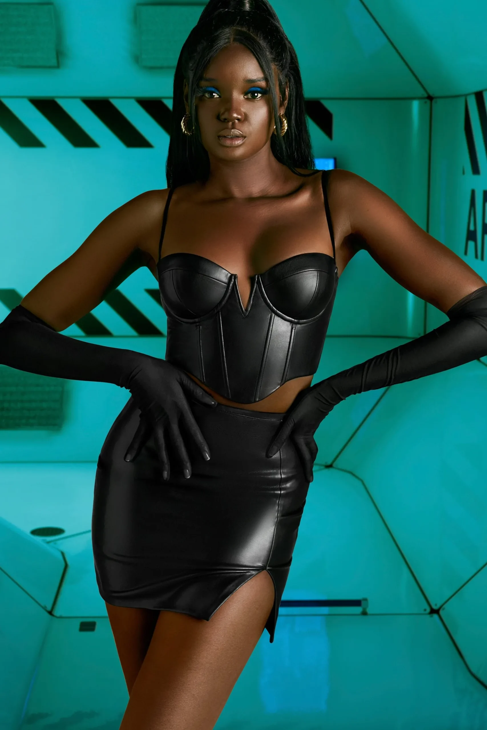 Oh Polly Women'S Clothing Sale - $65 And Under | Women'S Clothing Sale - $40 And Under^Faux Leather Thigh Split Mini Skirt in Black