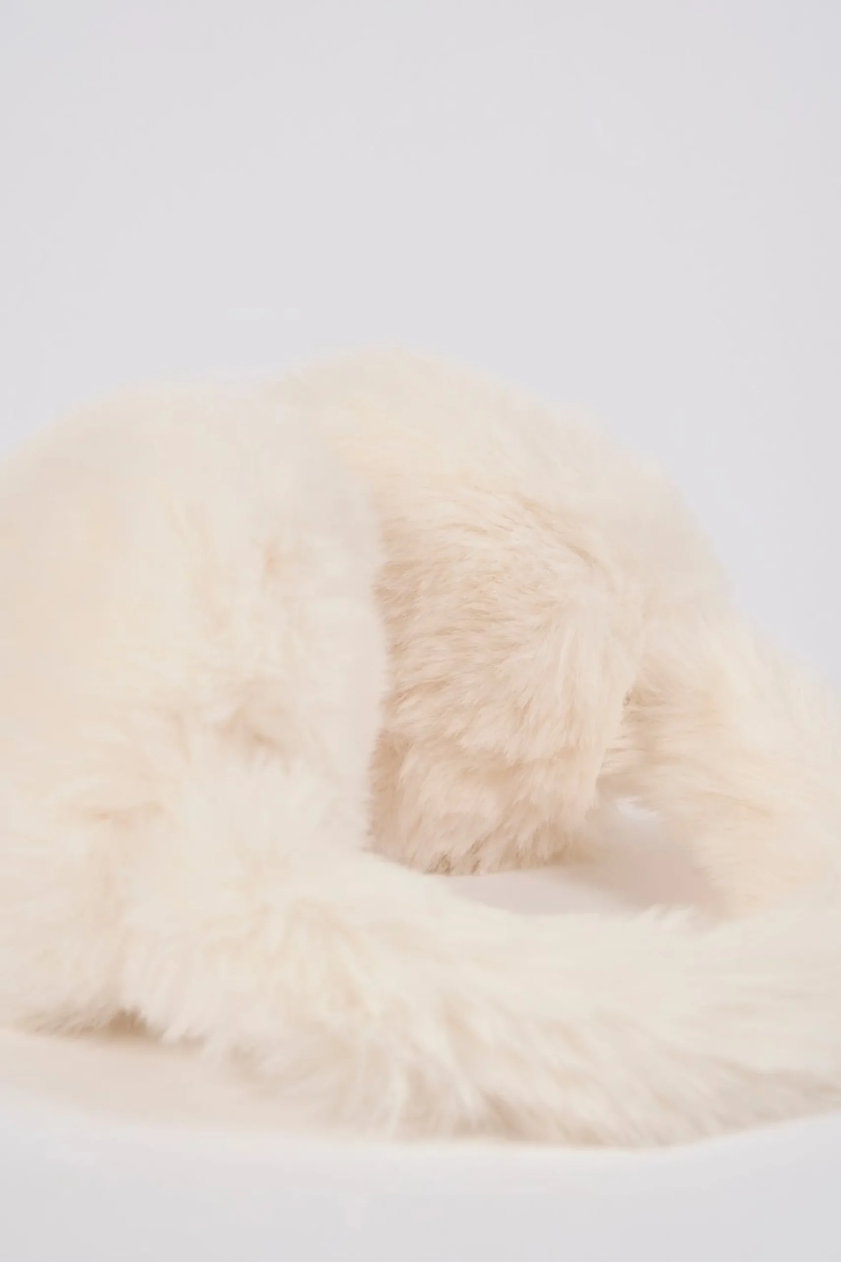 Oh Polly Gym Accessories^Faux-Fur Earmuffs in Ice White IceWhite