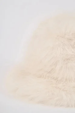 Oh Polly Gym Accessories^Faux-Fur Hat in Ice White IceWhite