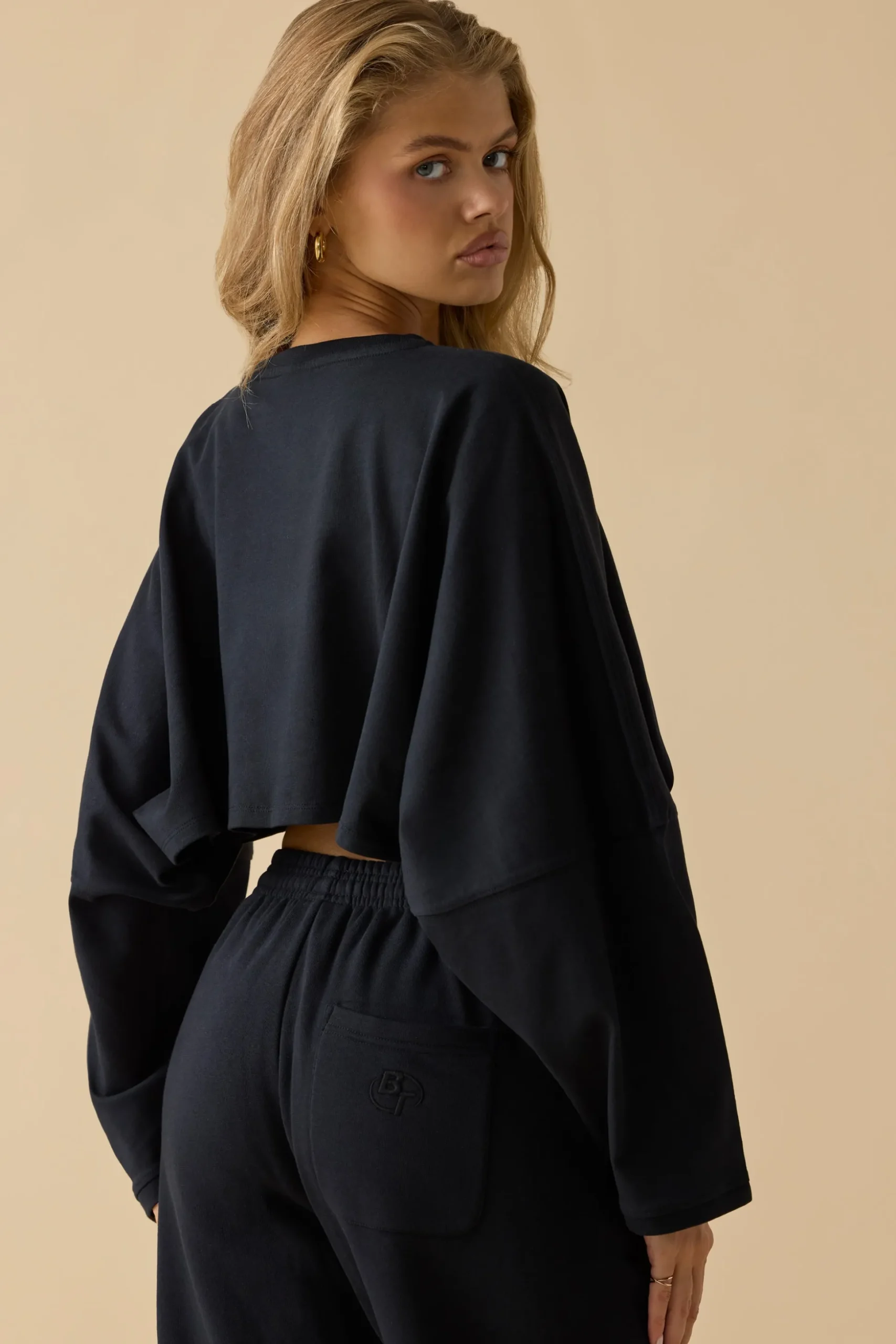 Oh Polly Tops^Oversized Long Sleeve Crop Top in Black