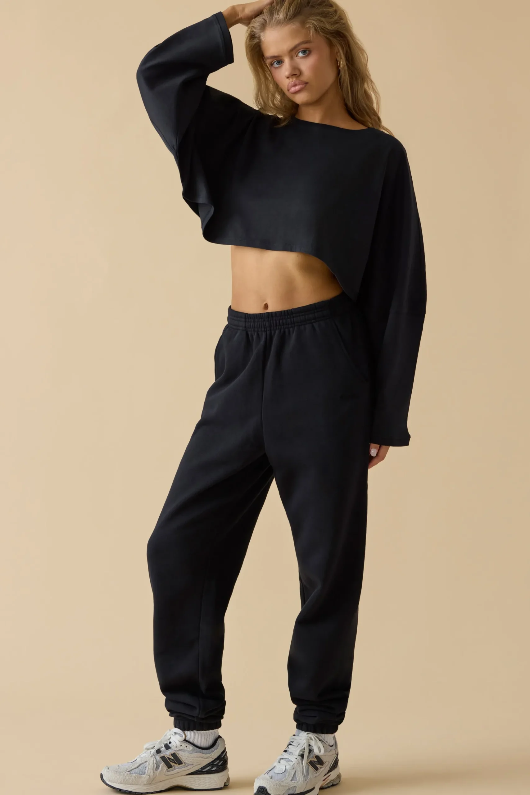 Oh Polly Tops^Oversized Long Sleeve Crop Top in Black