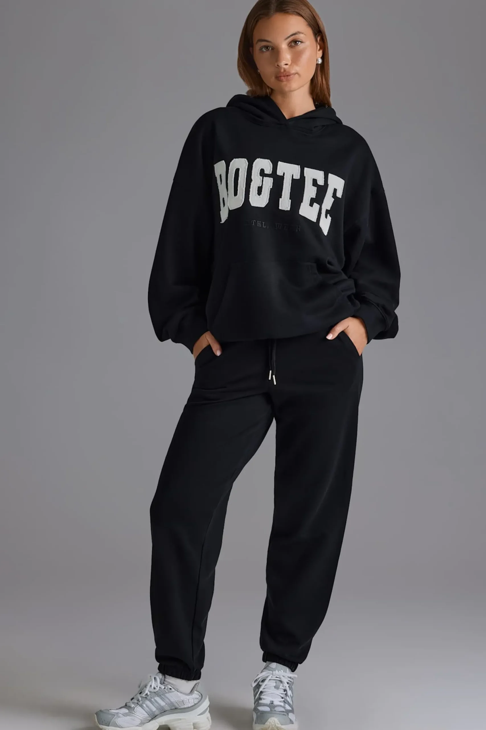 Oh Polly Tracksuits | Petite^Petite Relaxed Mid-Rise Joggers in Black