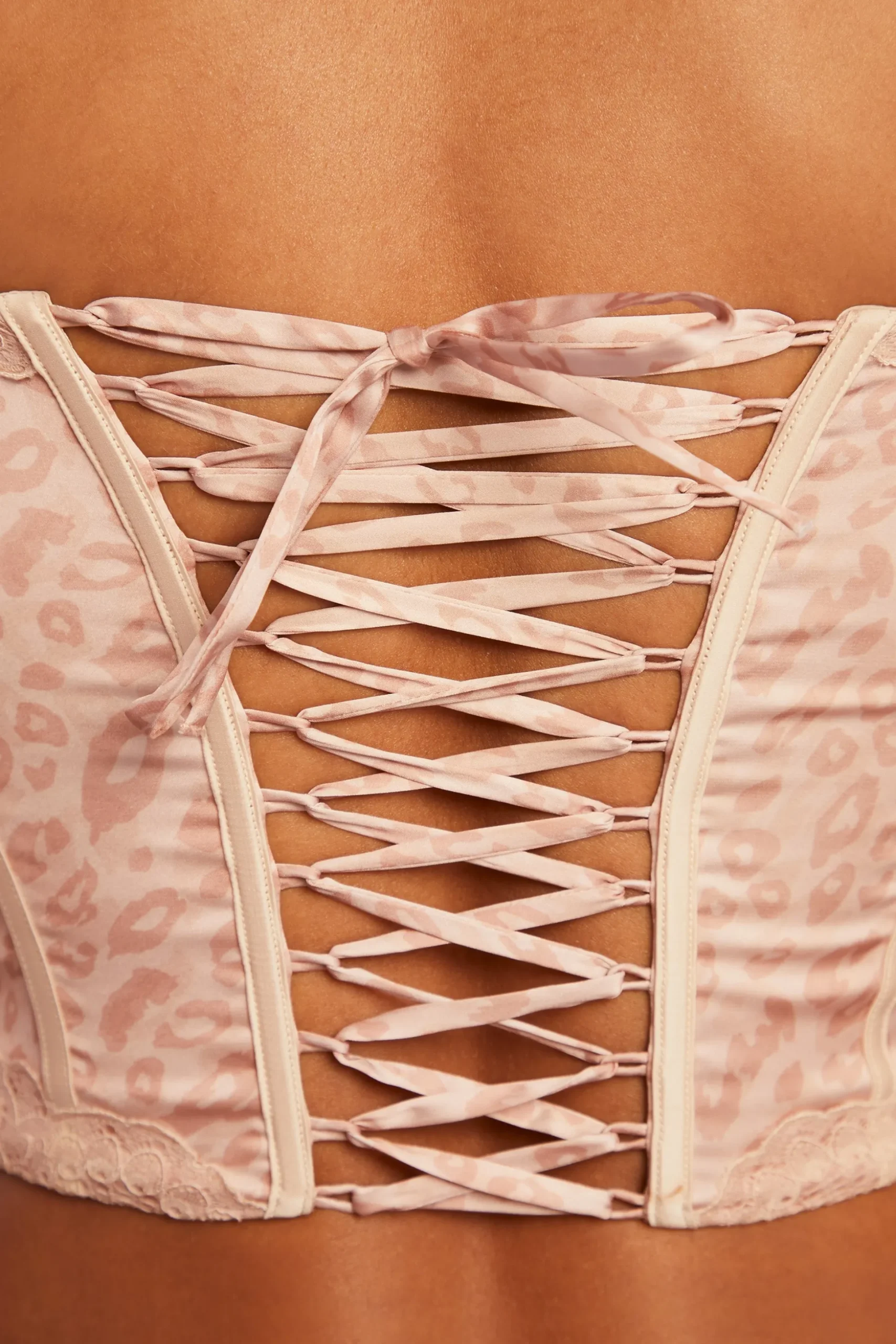 Oh Polly Women'S Clothing Sale - $65 And Under | Women'S Clothing Sale - $40 And Under^Plunge Neck Lace Trim Corset Crop Top in Cream