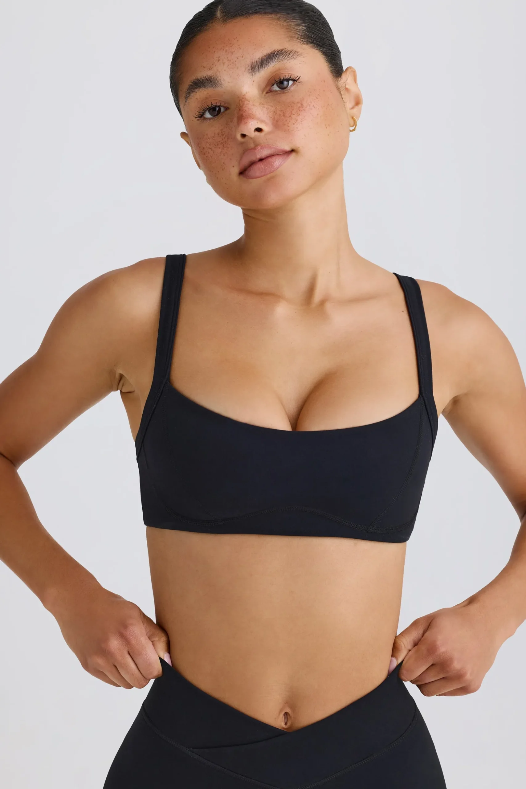 Oh Polly Matching Sets | Sports Bras^Soft Active Contrast-Trim Sports Bra in Black