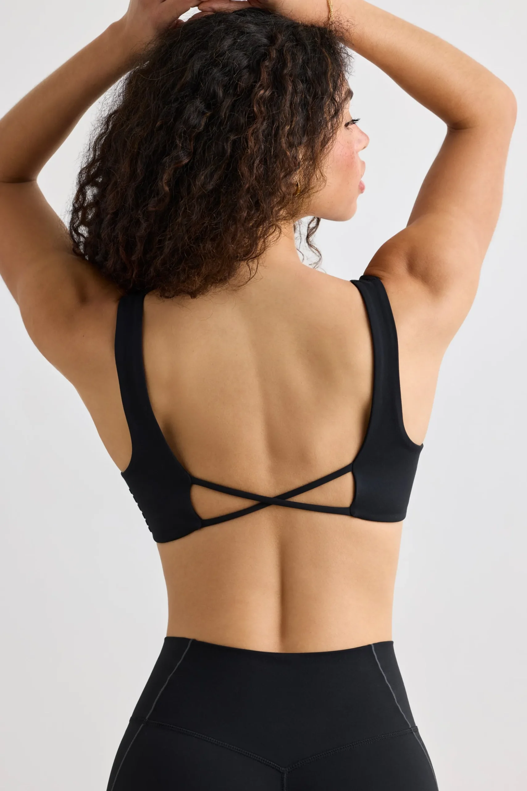 Oh Polly Matching Sets | Sports Bras^Soft Active V-Neck Sports Bra in Black