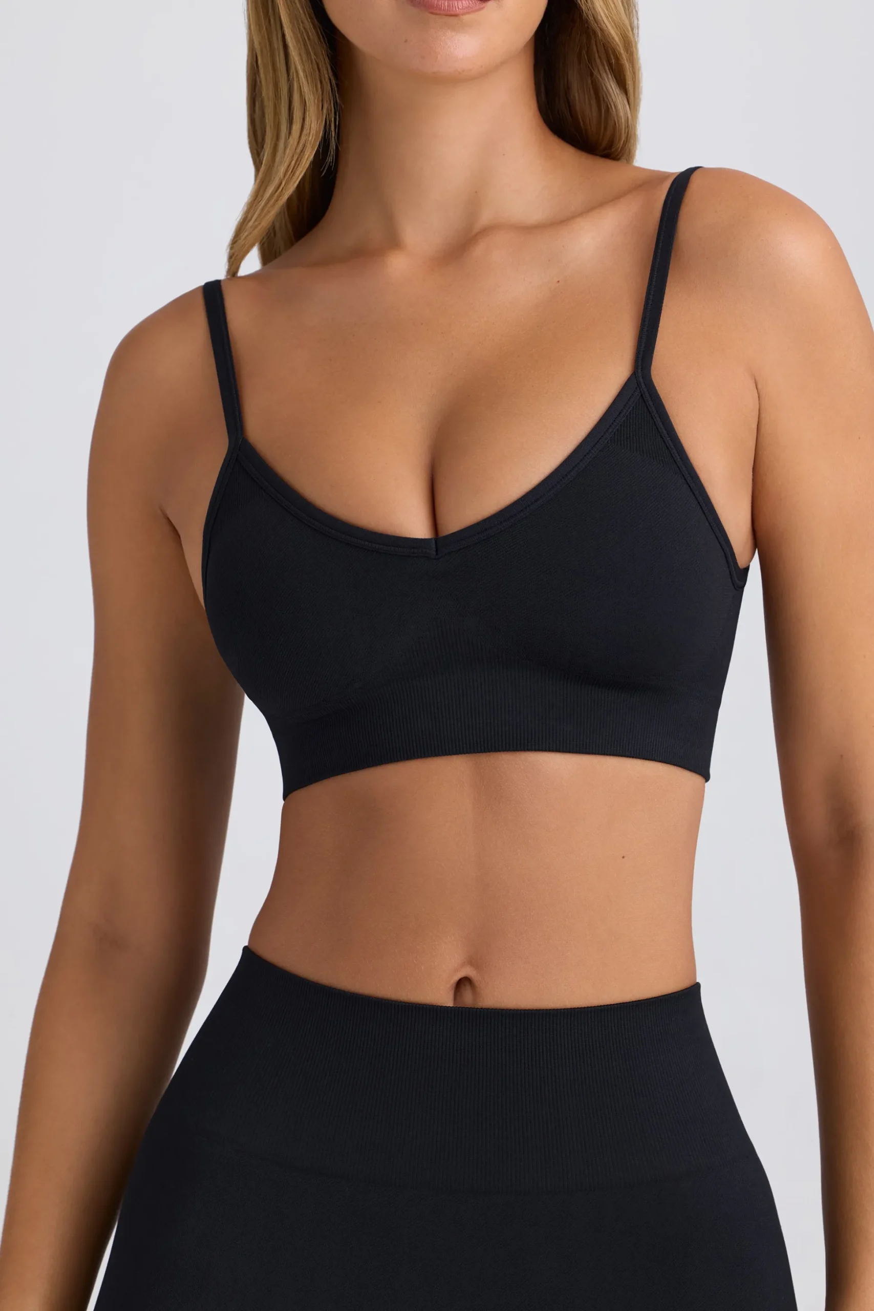 Oh Polly Matching Sets | Sports Bras^Super Sculpt Seamless Scoop-Back Sports Bra in Black