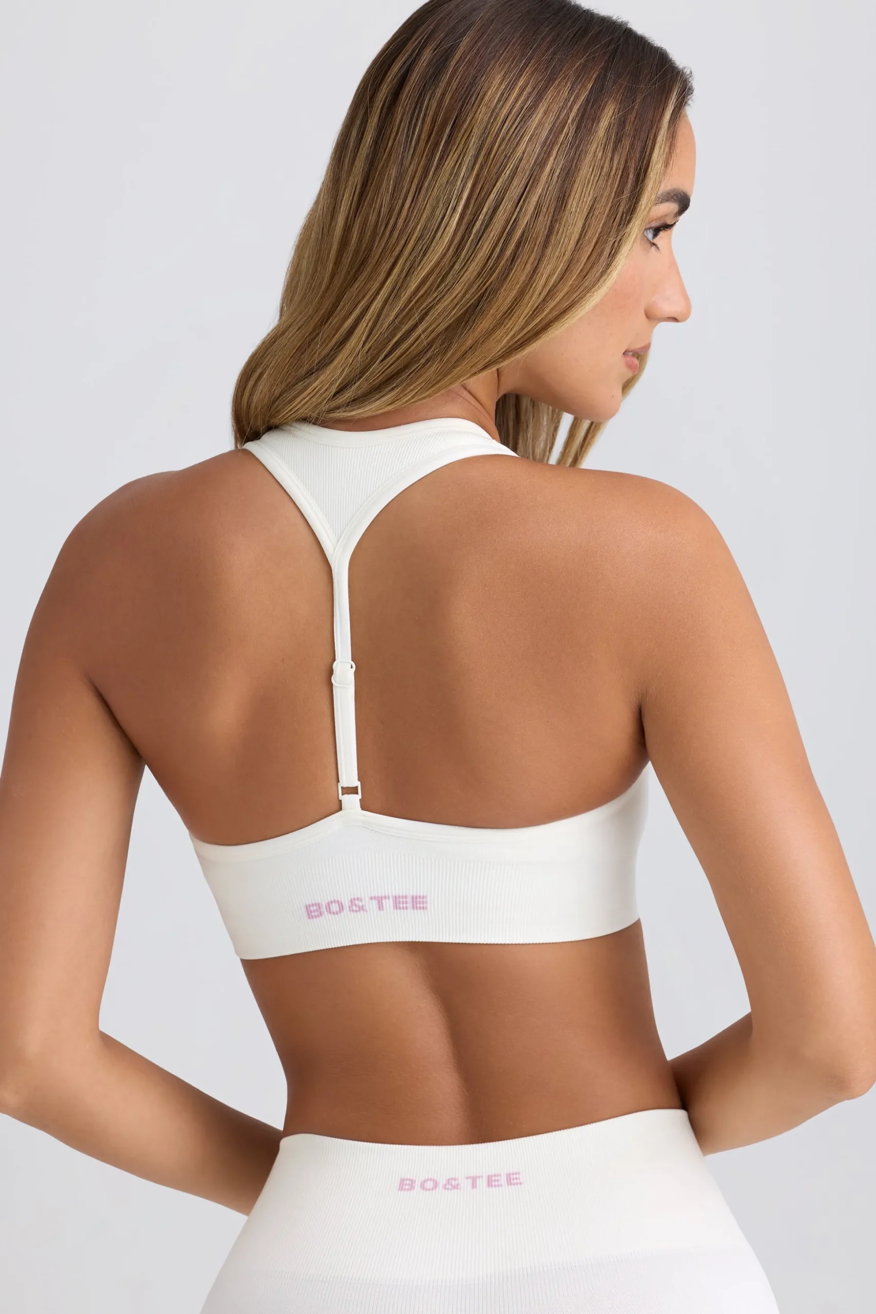 Oh Polly Matching Sets | Sports Bras^Super Sculpt Seamless T-Back Sports Bra in Eggshell