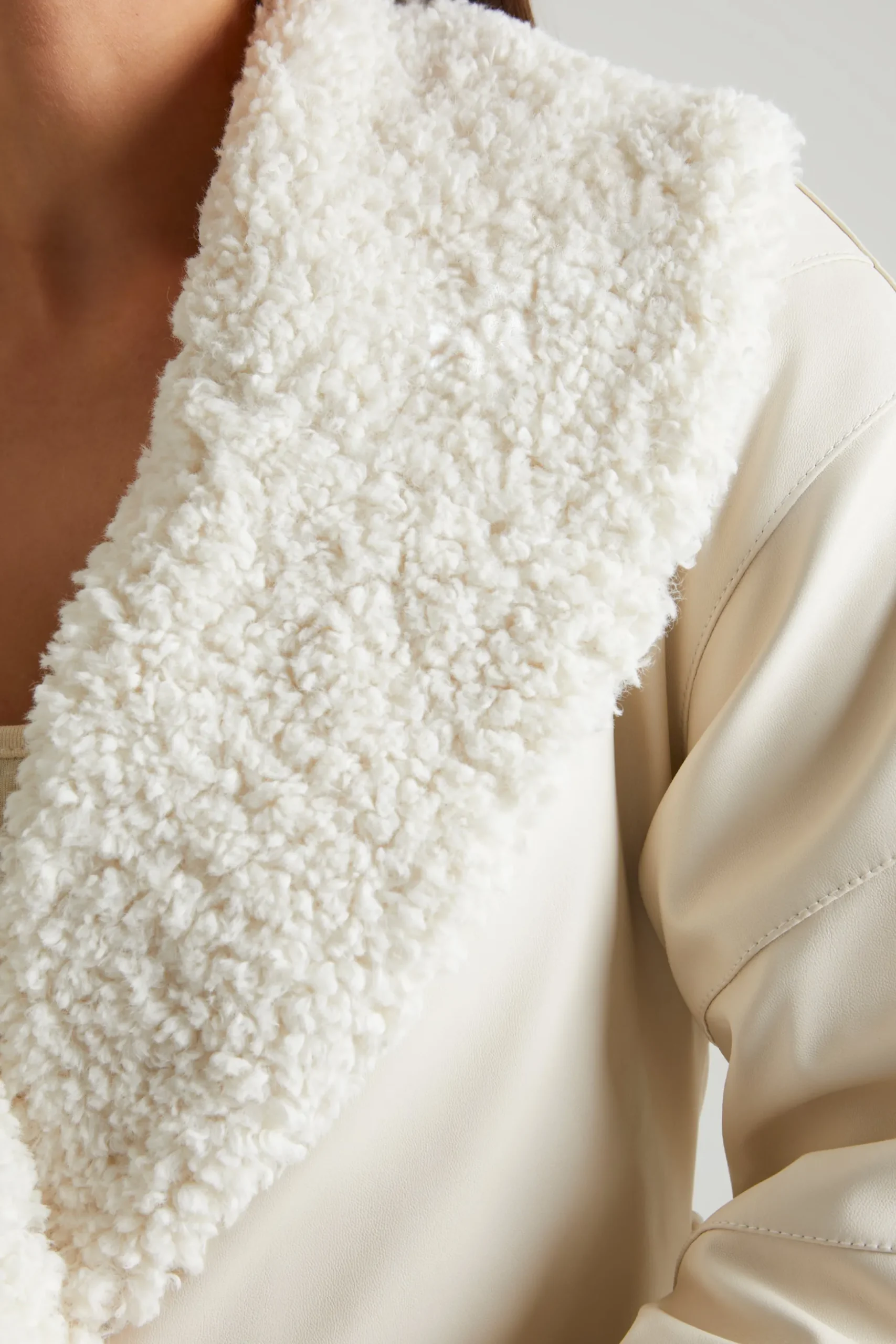 Oh Polly Outerwear | Fall Outfits^Tie Up Coat with Shearling Collar and Cuffs in Cream