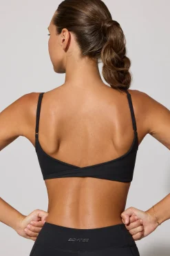 Oh Polly Matching Sets | Sports Bras^Twist Back Scoop Neck Sports Bra in Black