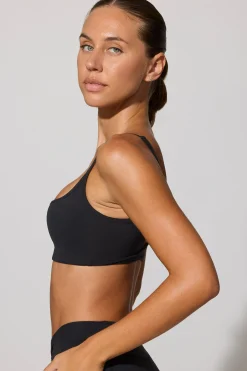 Oh Polly Matching Sets | Sports Bras^Twist Back Scoop Neck Sports Bra in Black