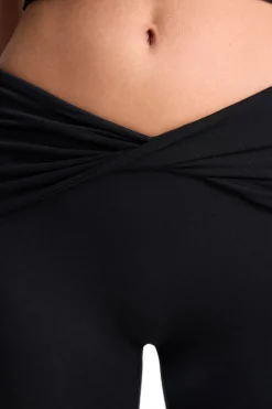 Oh Polly Women'S Clothing Sale - $65 And Under | Women'S Clothing Sale - $40 And Under^Twist-Front Flared Trousers in Black