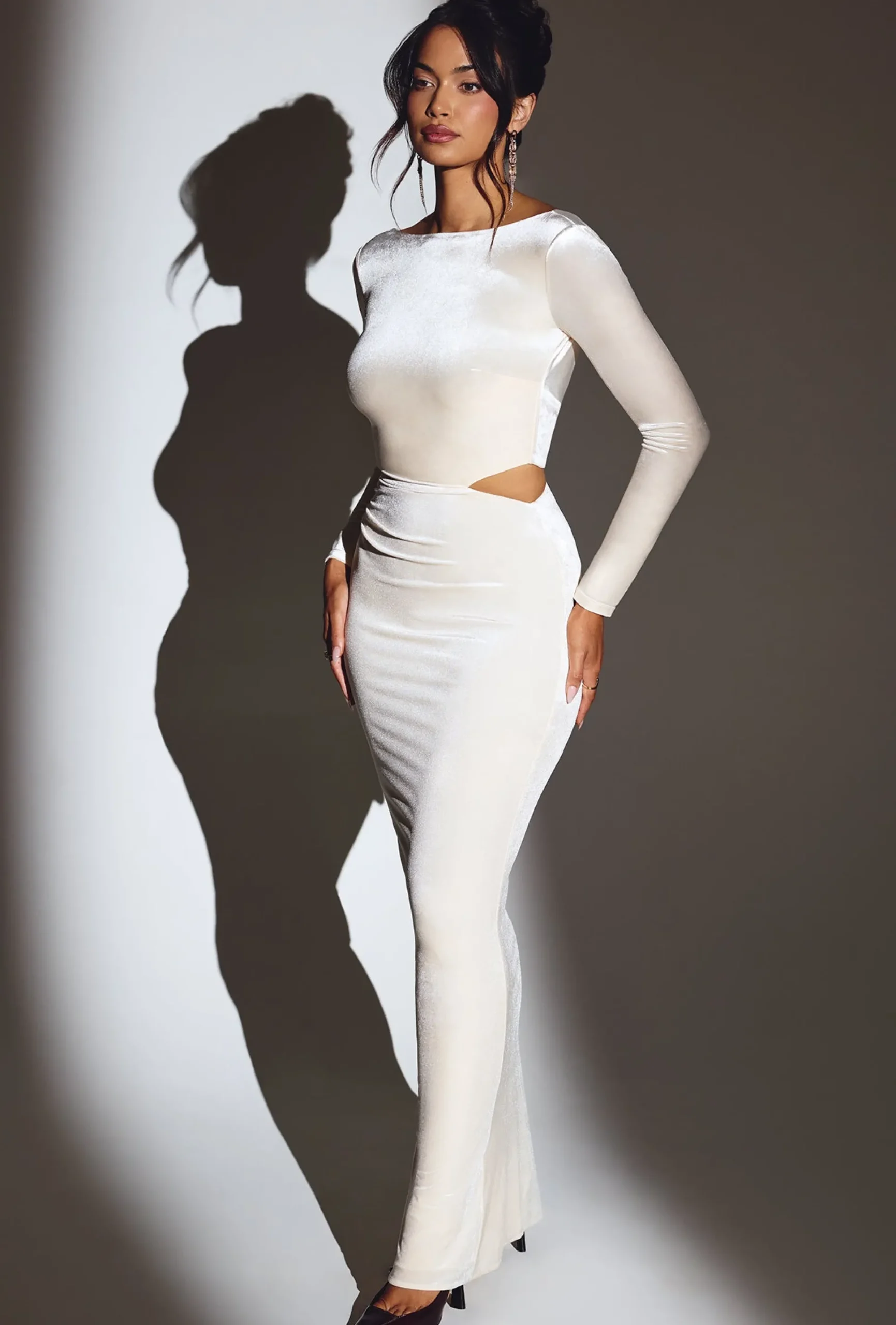 Oh Polly Fall Outfits | Holiday Party Dresses & Outfits^Velvet Long Sleeve Maxi Dress in Ivory